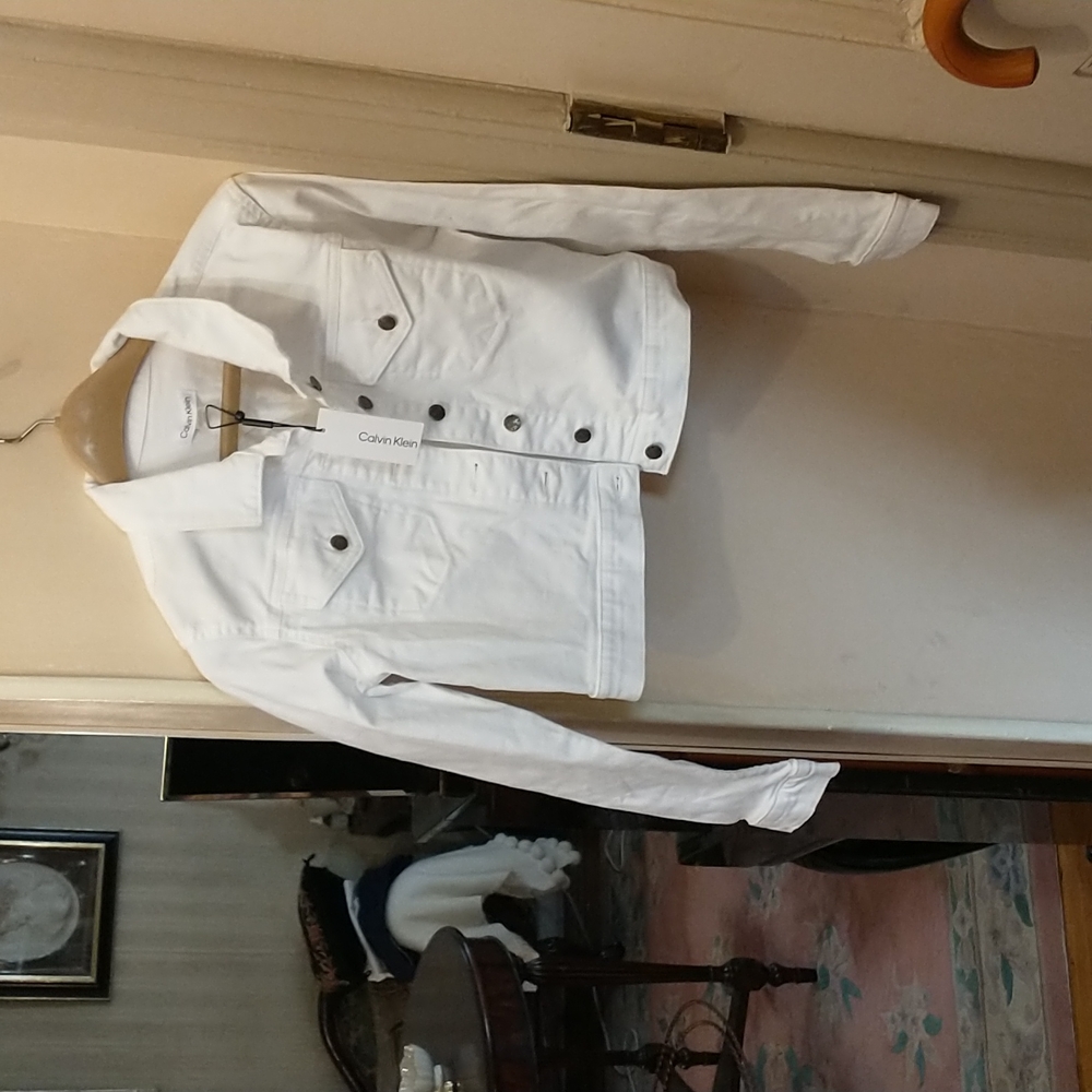 White medium size jeans jacket